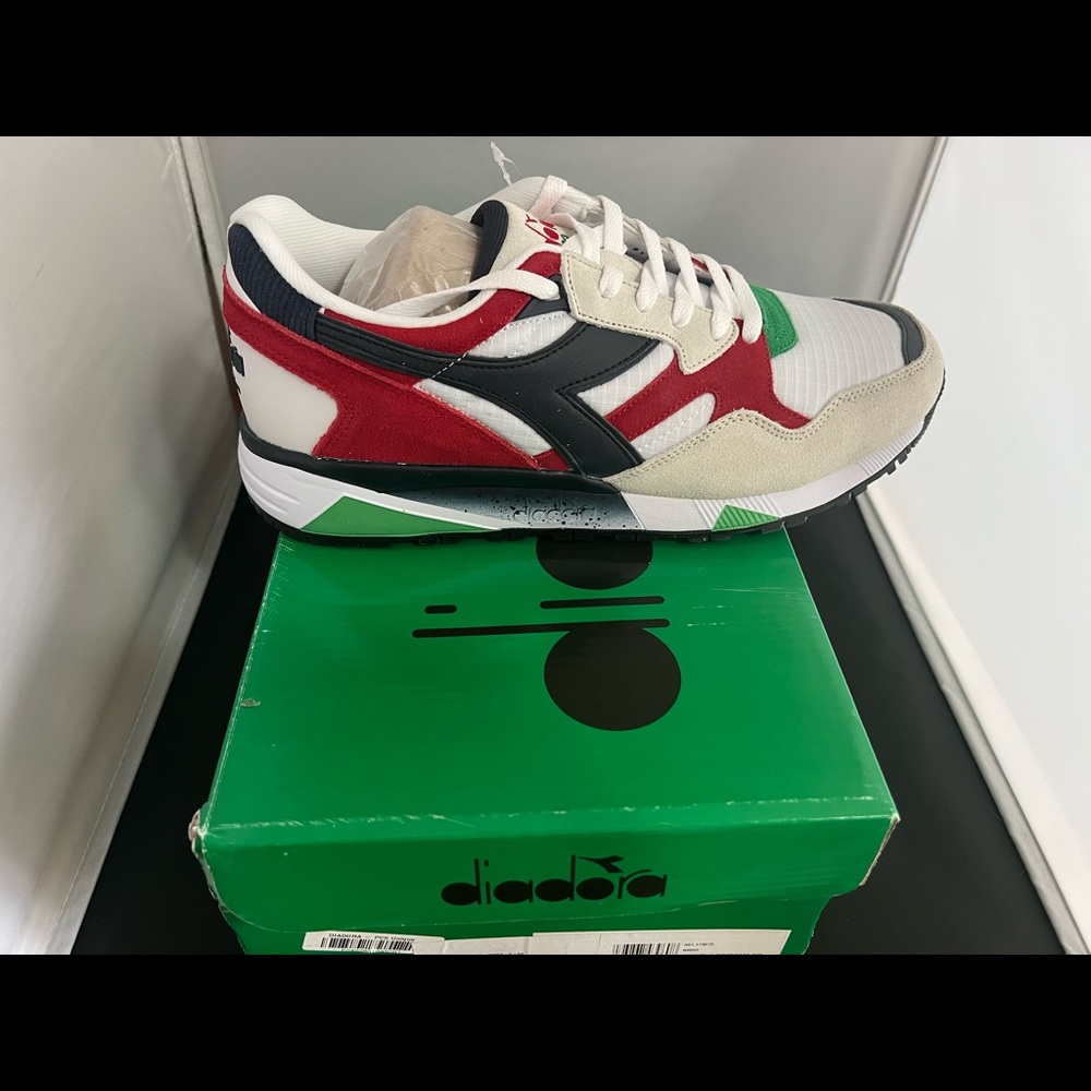DIADORA SNEAKERS